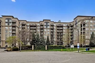 2 Maison Parc Court 102, Vaughan, On L4j 9k4