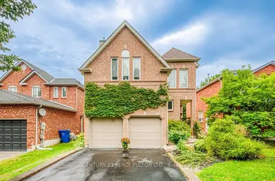 84 Loraview Lane, Aurora, On L4g 6n5