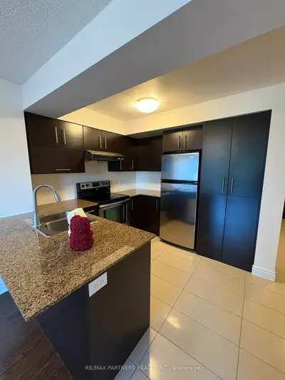 233 South Park Road 315, Markham, On L3t 0b3