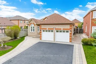 222 Caproni Drive, Vaughan, On L6a 1x7