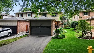 11 Bishop Crescent, Markham, On L3p 4n4