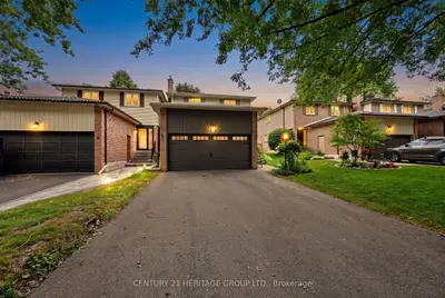 11 Bishop Crescent, Markham, On L3p 4n4