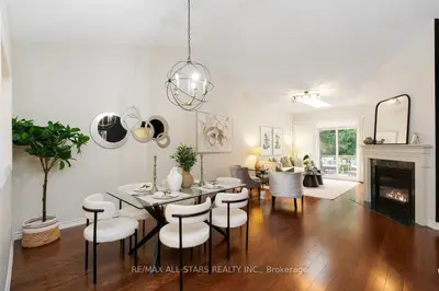 22 Sandpiper Key Way, Markham, On L6e 1b4