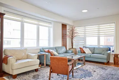 70 Baynes Way 8, Bradford West Gwillimbury, On L3z 4m3