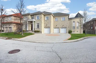26 Alai Circle, Markham, On L3r 1e2