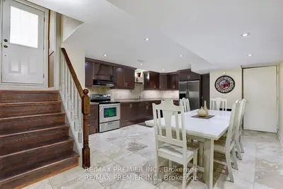 27 Giovanni Way Lower, Vaughan, On L4h 1r7