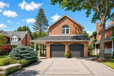 43 Rosemead Close, Markham, On L3r 3z4
