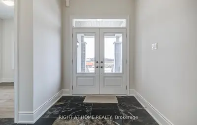 51 Lorrain Hand Crescent, Georgina, On L4p 0t2