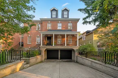 93 Hillview Road, Aurora, On L4g 2m6