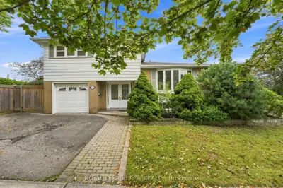 101 Hill Drive, Aurora, On L4g 3a9