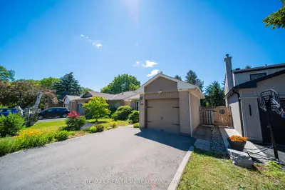 199 Weldrick Road W, Richmond Hill, On L4c 5j2