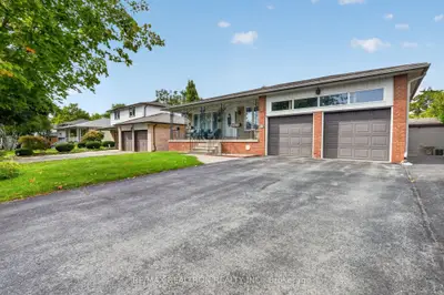 2 Captain Armstrong Lane, Markham, On L3p 3c9