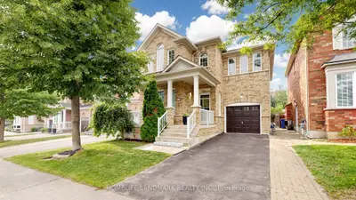 129 Beare Trail, Newmarket, On L3x 3b6