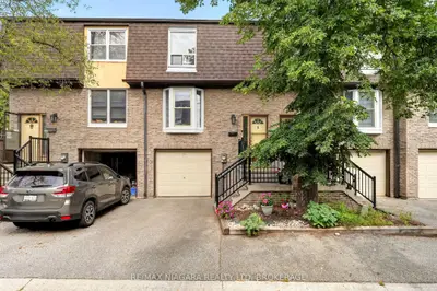 209 Castle Rock Drive 9, Richmond Hill, On L4c 5m2