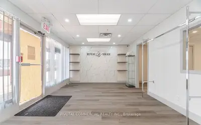 126 Wellington Street 212, Aurora, On L4g 2n9