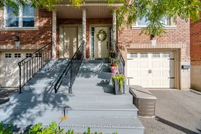 8032 Kipling Avenue 8, Vaughan, On L4l 2a1
