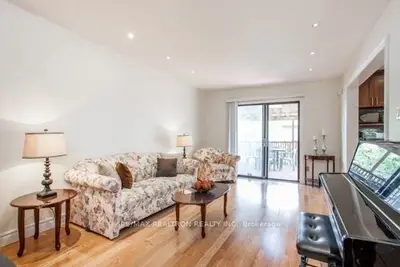113 Upton Crescent, Markham, On L3r 3t3