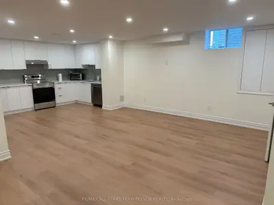 32 Valleo Street Basement, Georgina, On L4p 0k1