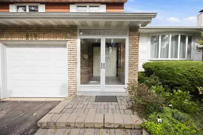 212 Bayview Fairways Drive, Markham, On L3t 2z3