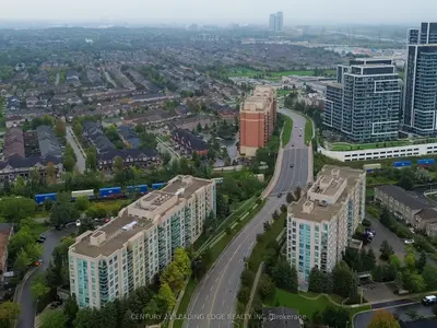 3 Ellesmere Street 726, Richmond Hill, On L4b 4n2