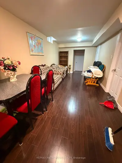 57 Beckwith Crescent Basement, Markham, On L3s 1r9