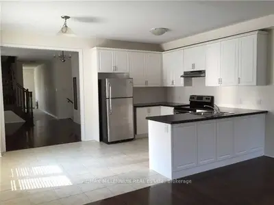 25 Spruce Pine Crescent, Vaughan, On L6a 4t3