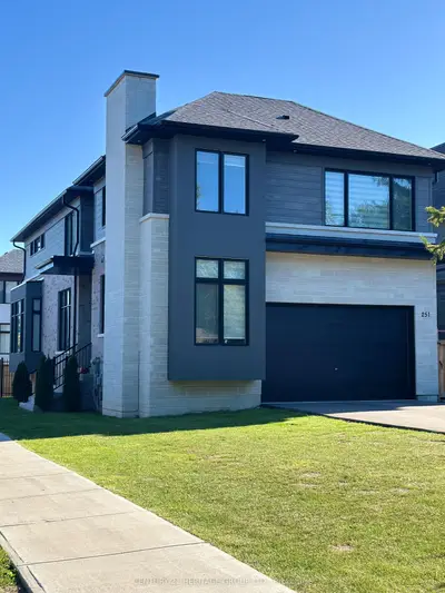 251 Oxford Street, Richmond Hill, On L4c 7v7