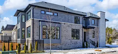 251 Oxford Street, Richmond Hill, On L4c 7v7