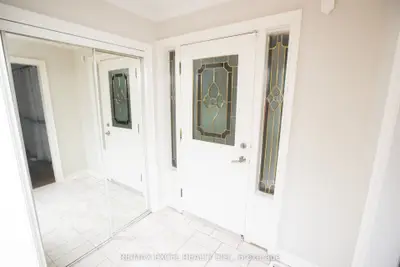 387 Crosby Avenue Main Floor, Richmond Hill, On L4c 2r8