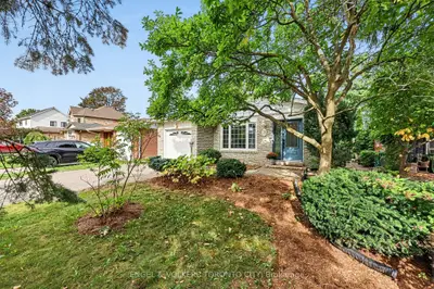 25 Cemetery Lane, Whitchurch-stouffville, On L4a 6b2
