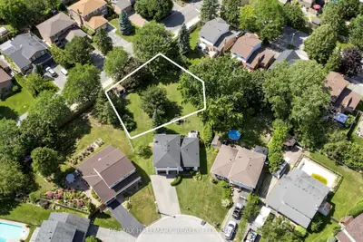 103 Spruce Street, Aurora, On L4g 3j6