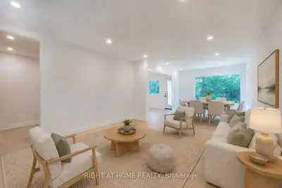30 Morton Avenue, East Gwillimbury, On L0g 1v0