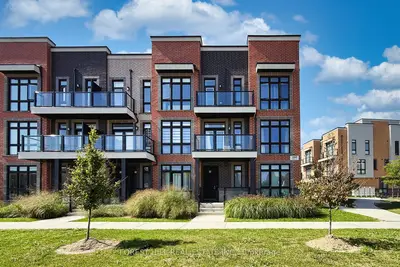 12868 Yonge Street 15, Richmond Hill, On L4e 1j4