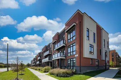12868 Yonge Street 15, Richmond Hill, On L4e 1j4