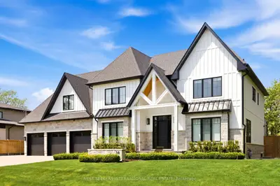 26 Royal Avenue, King, On L0g 1n0