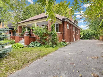 6055 Main Street, Whitchurch-stouffville, On L4a 3p6