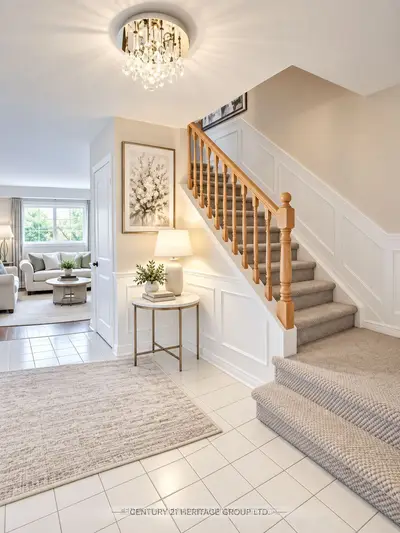 8 Park Lane Circle Main, Richmond Hill, On L4c 6s8