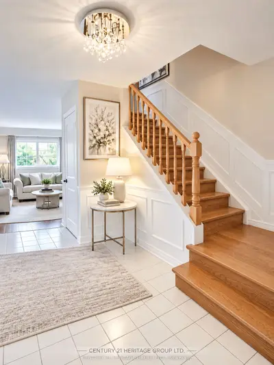 8 Park Lane Circle Main, Richmond Hill, On L4c 6s8