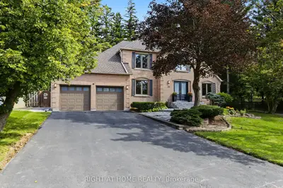 11 Harrowsmith Place, Richmond Hill, On L4e 2k1