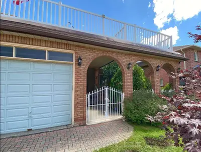 115 Briggs Avenue Bedroom, Richmond Hill, On L4b 3j5