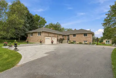 166 Hillcrest Drive, East Gwillimbury, On L9n 0e5