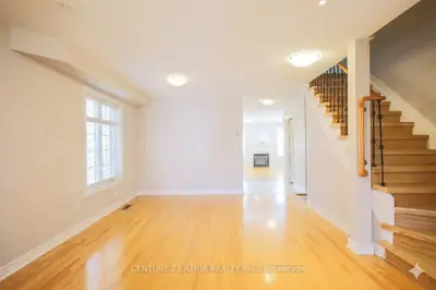 24 William Grant Road, Markham, On L6e 1r7