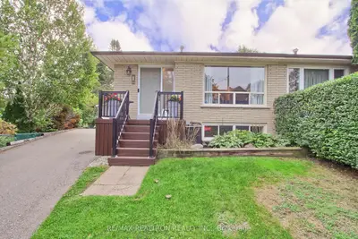 1 Mcdonald Drive, Aurora, On L4g 2t4