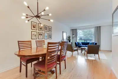 1 Mcdonald Drive, Aurora, On L4g 2t4