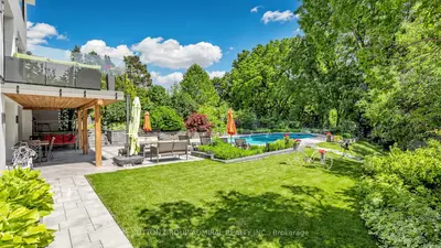 33 Thorny Brae Drive, Markham, On L3t 3g5