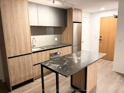 7950 Bathurst Street 2210, Vaughan, On L4j 0b8