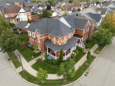 33 Pascoe Drive, Markham, On L6b 1c4