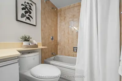 100 Observatory Lane 312, Richmond Hill, On L4c 1t4