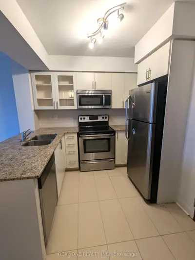 75 Norman Bethune Avenue 621, Richmond Hill, On L4b 0b6