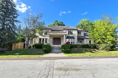 2 Thornlea Court, Markham, On L3t 2r2